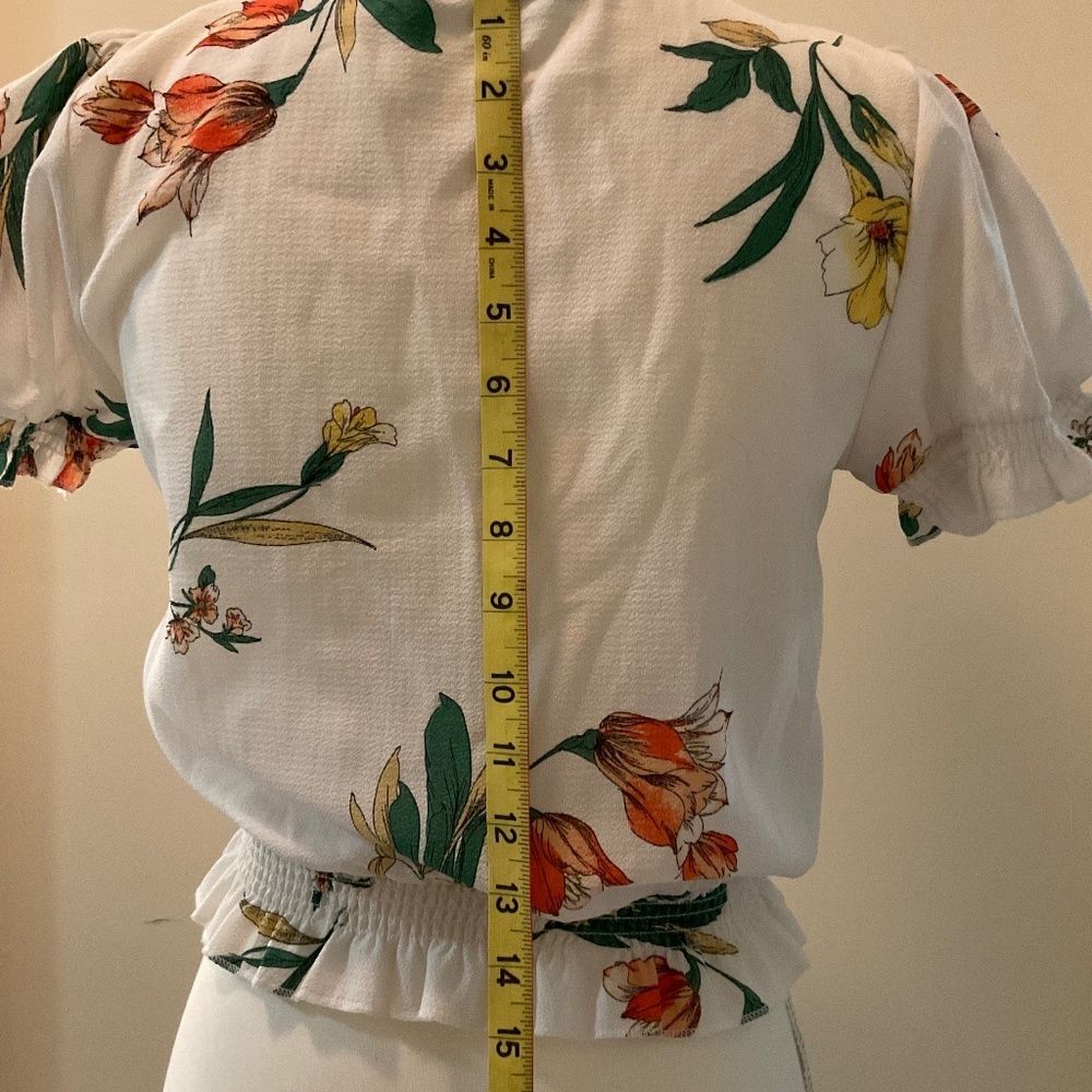 One Clothing Floral Wrap Crop Top Size XS - Picture 5 of 7